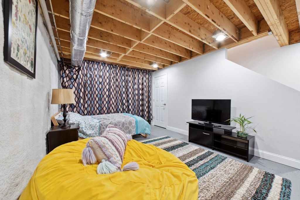 9 Webster St # 1