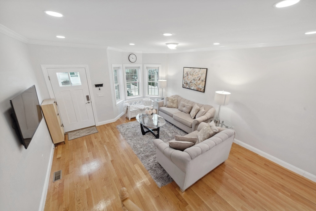 9 Webster St # 1