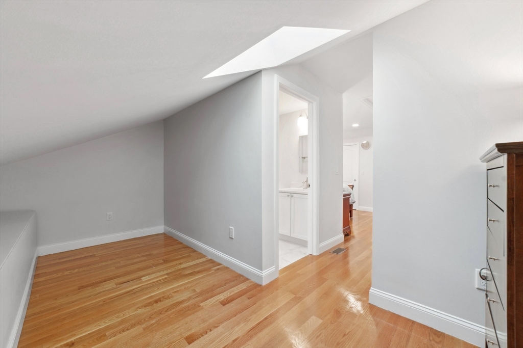 9 Webster St # 1