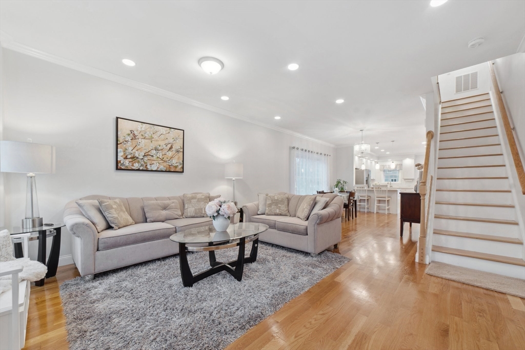 9 Webster St # 1