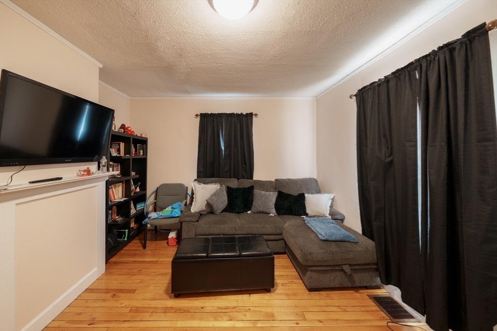 26-28 Baxter St
