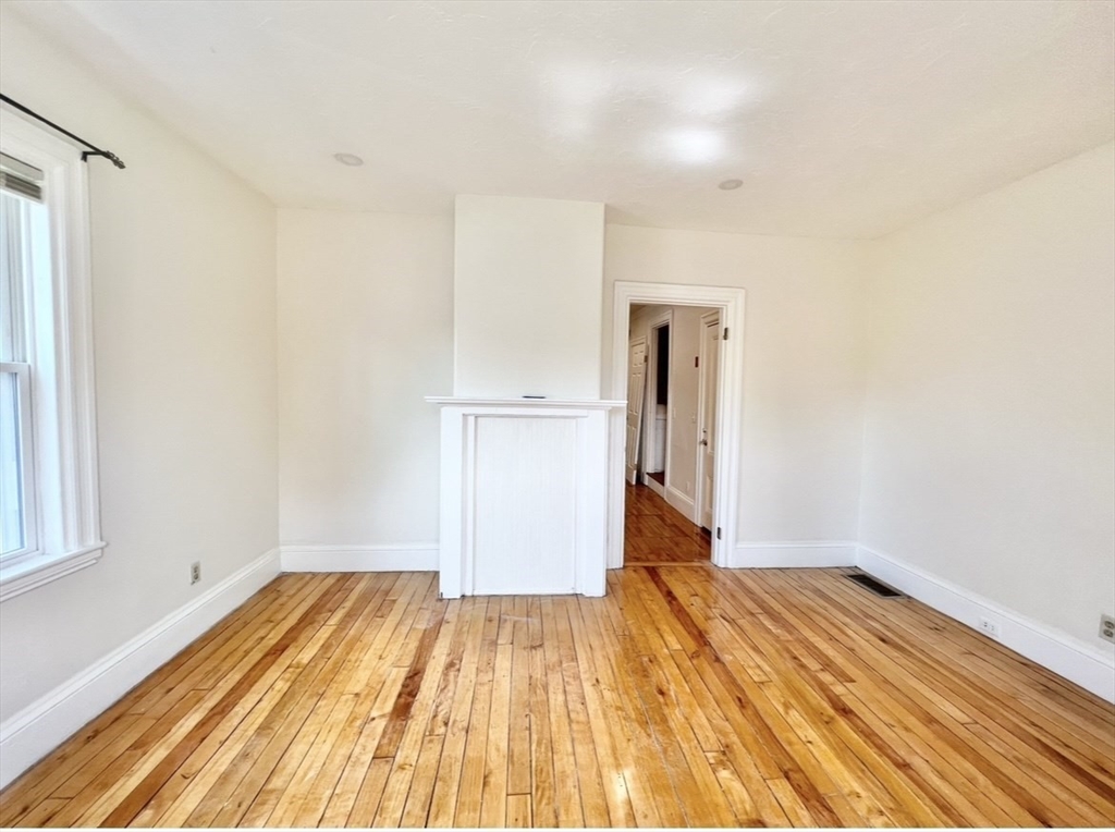 26-28 Baxter St