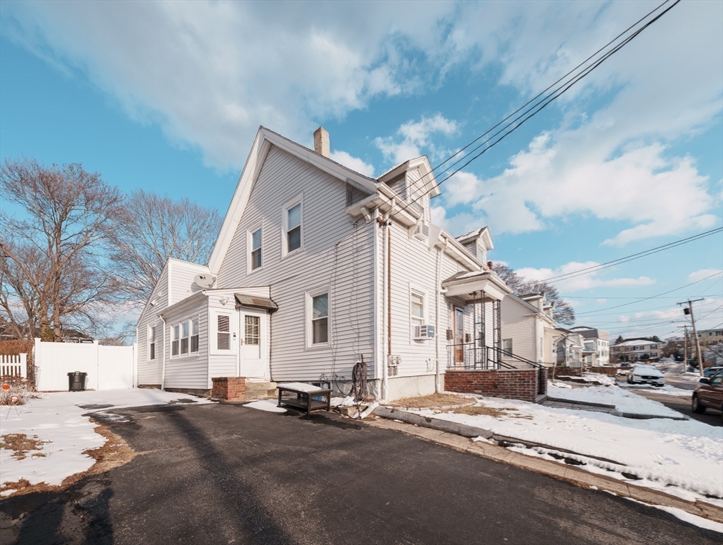 26-28 Baxter St