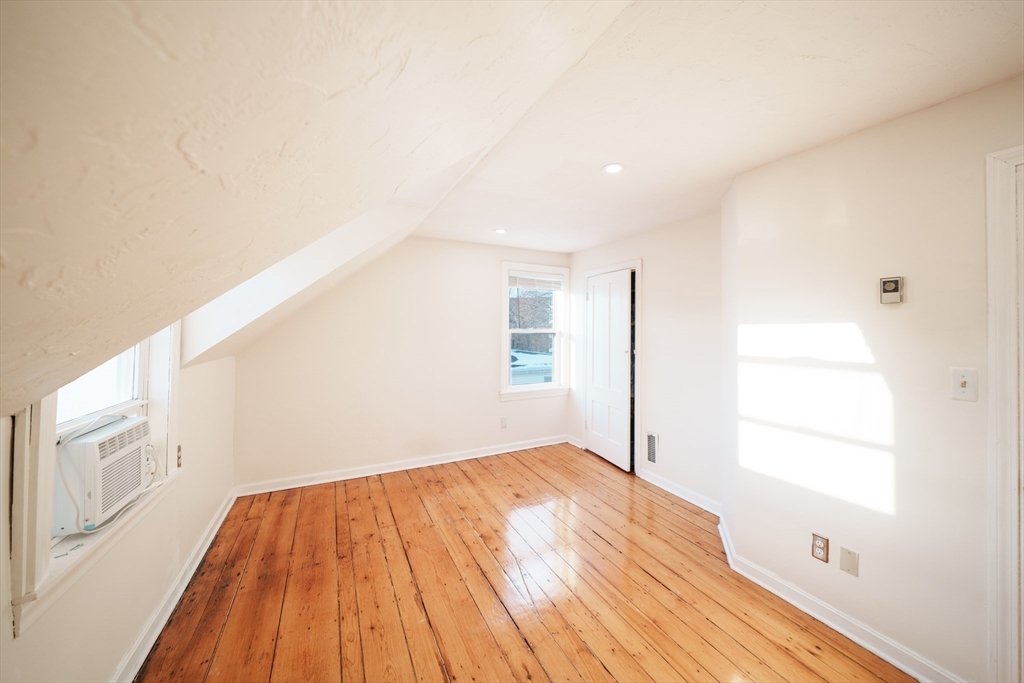 26-28 Baxter St