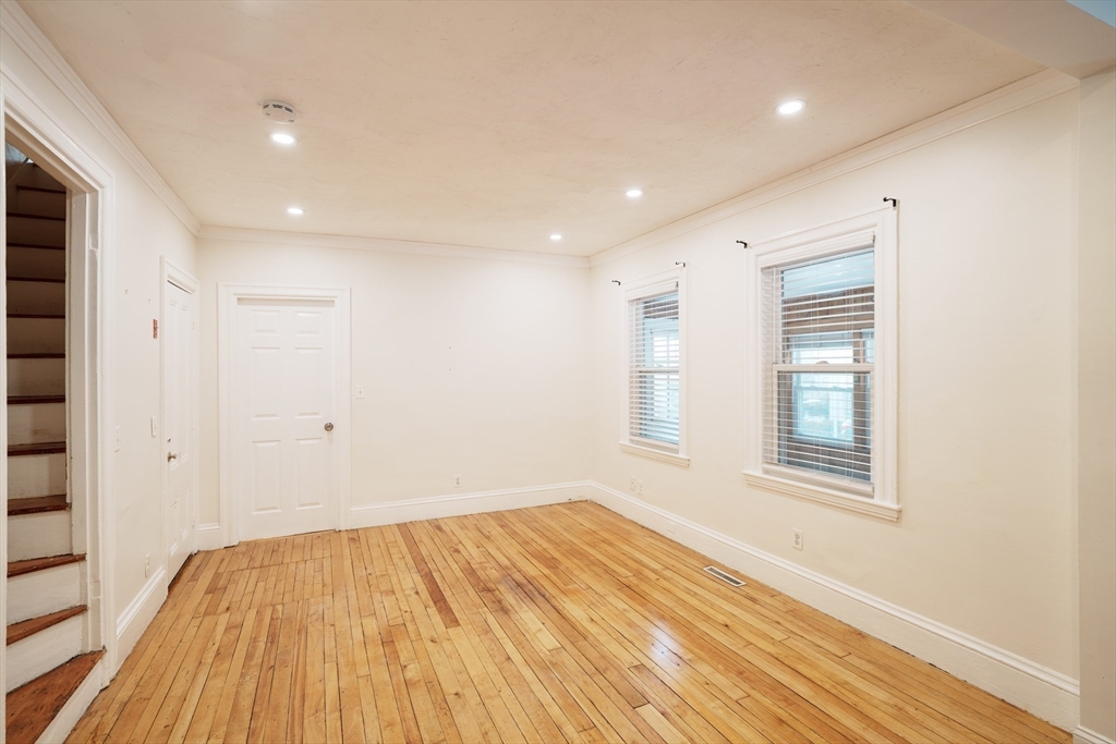 26-28 Baxter St