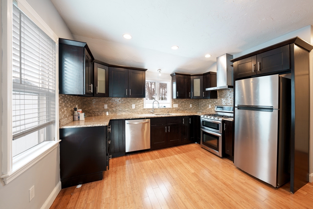 26-28 Baxter St