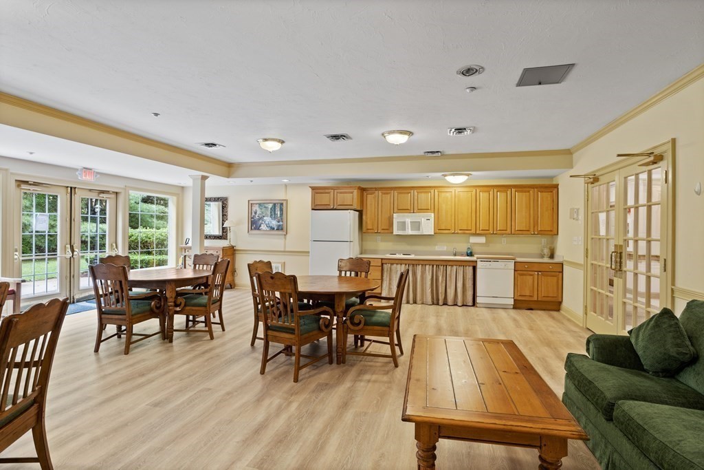 27 Hartland Way # 209