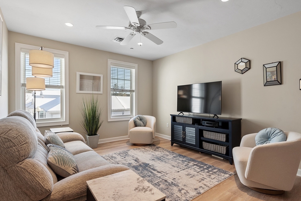 27 Hartland Way # 209