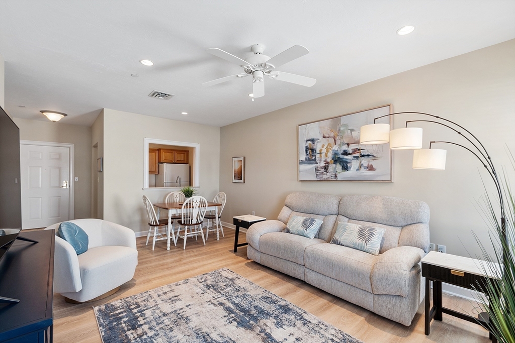 27 Hartland Way # 209