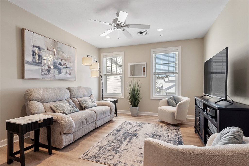 27 Hartland Way # 209
