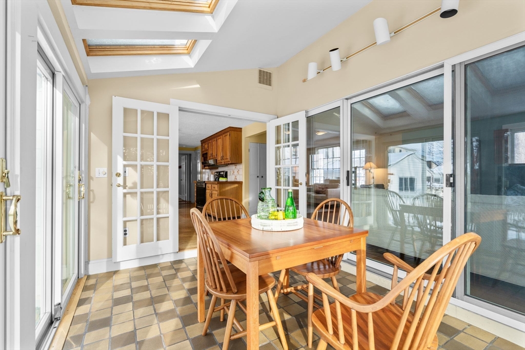 16 Colby Rd