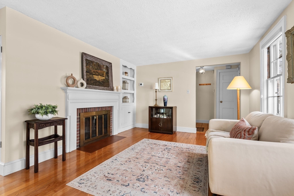 16 Colby Rd