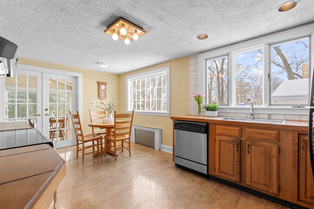 16 Colby Rd