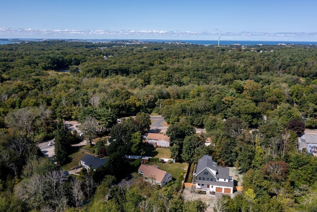 8 Elizabeth Ln