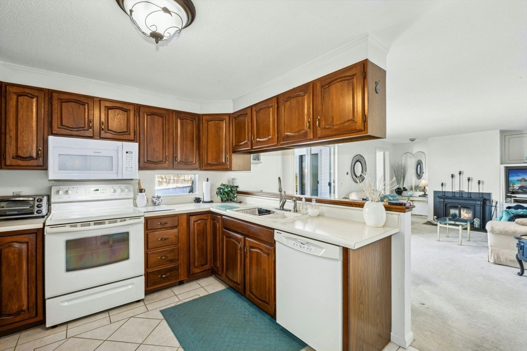 2 Lincoln St