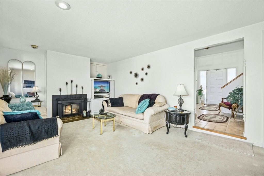 2 Lincoln St