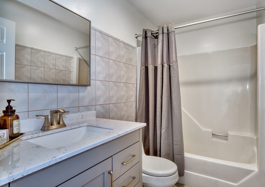 3920 Mystic Valley Pkwy # 906