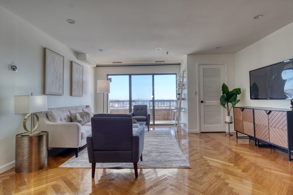 3920 Mystic Valley Pkwy # 906