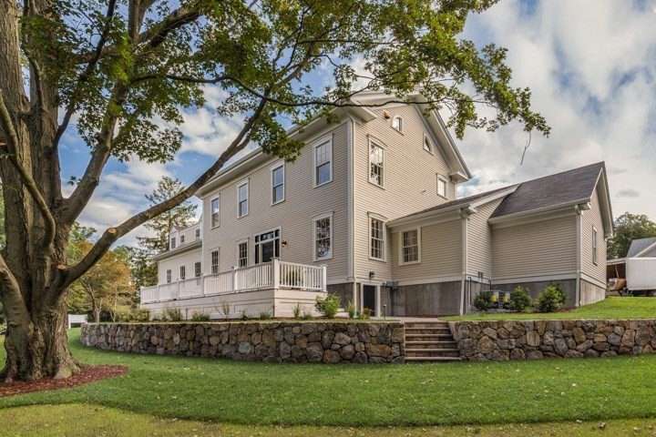 19 Ponybrook Lane