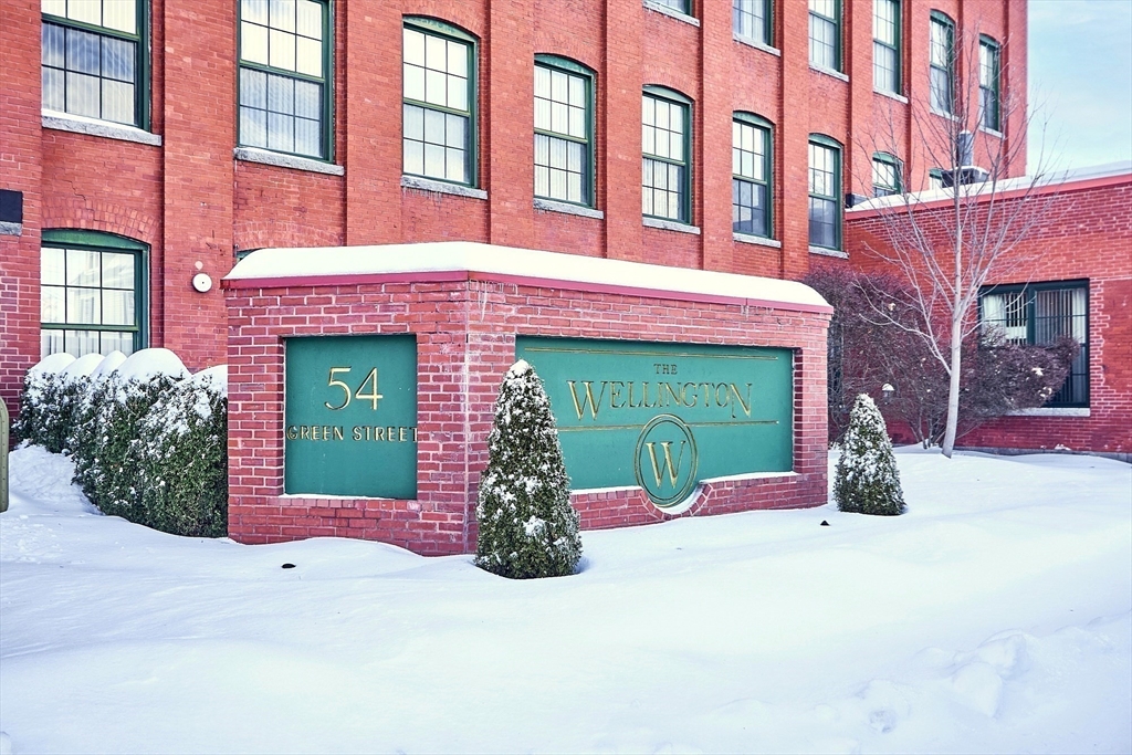 54 Green St # 309