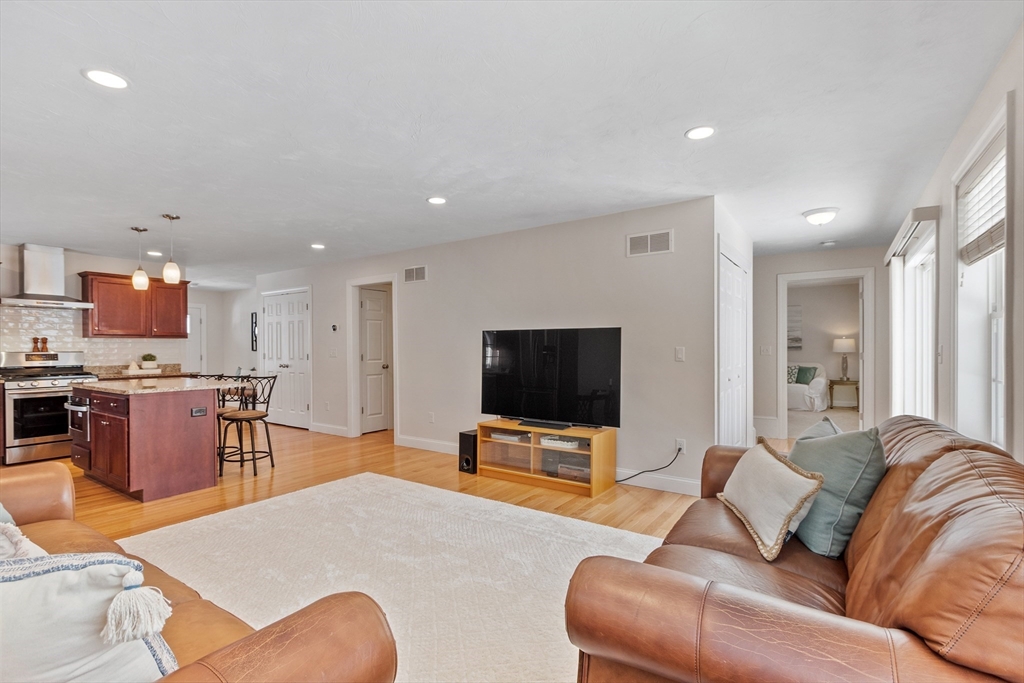 10 Edgar Dr # 10