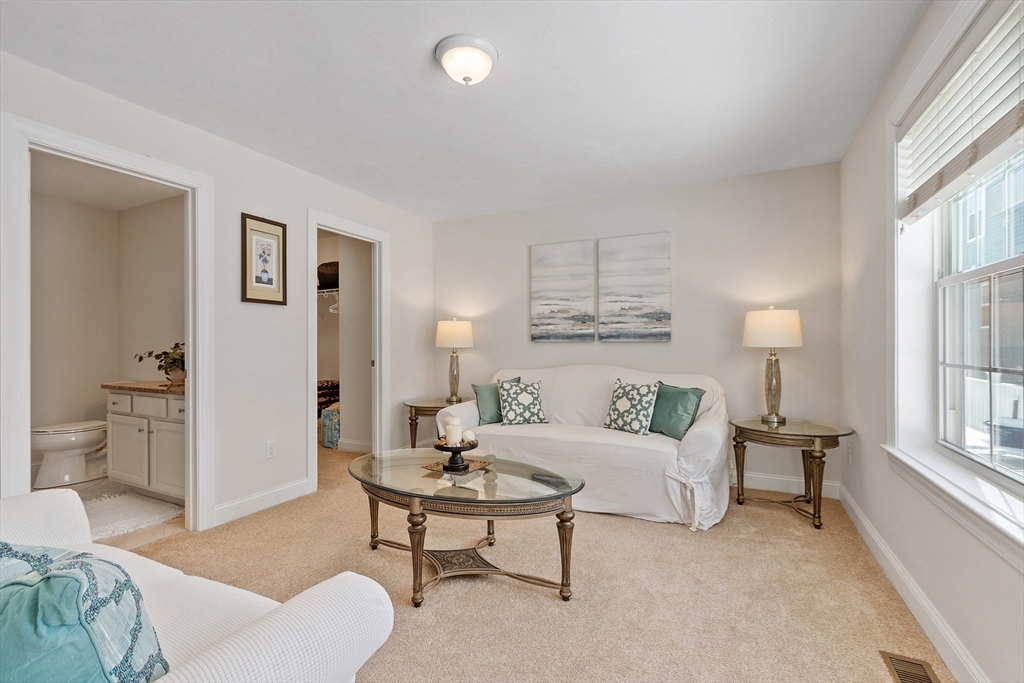 10 Edgar Dr # 10