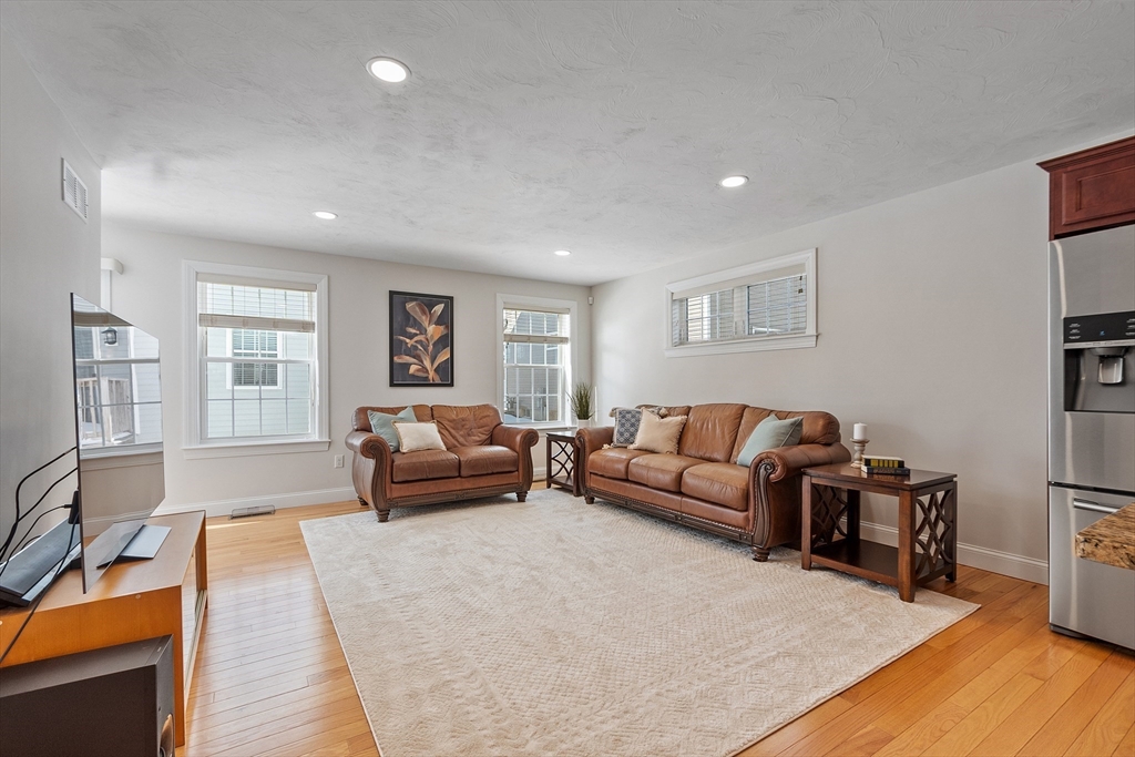10 Edgar Dr # 10