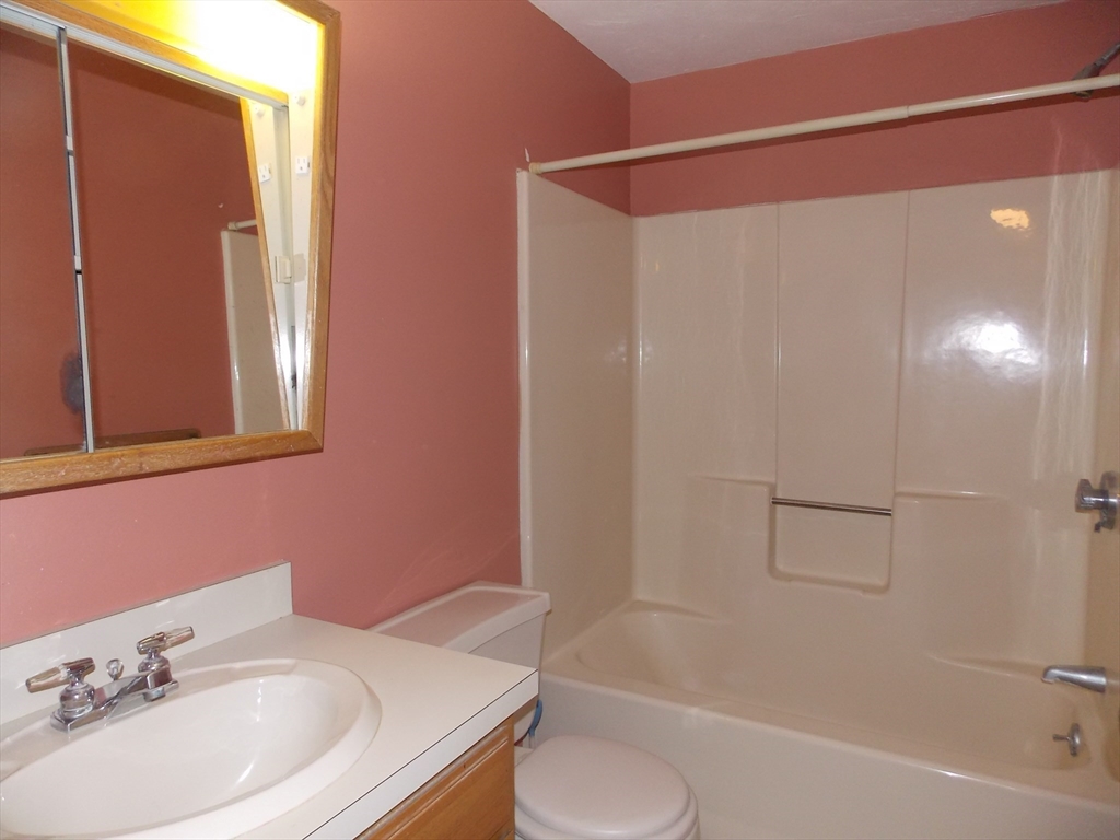 135 Broad St Unit: 3A2