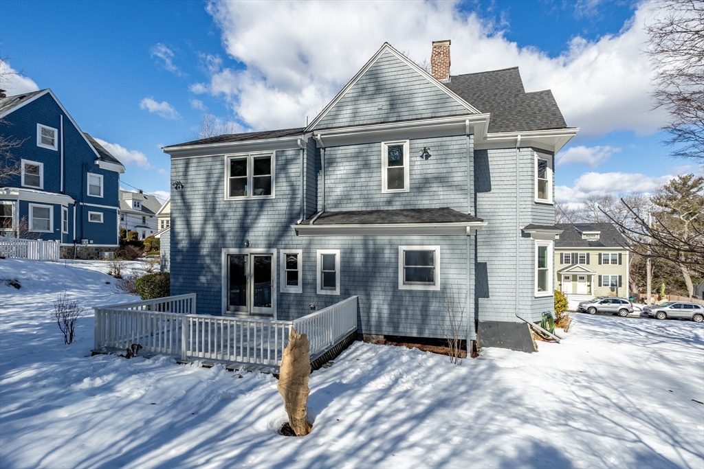 28 Tanager Street