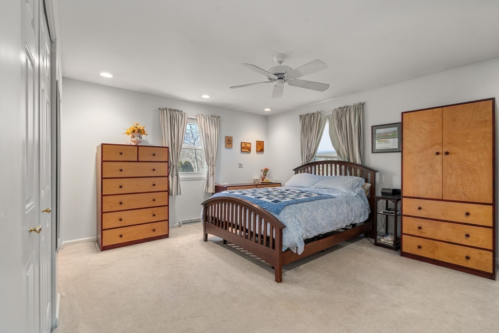 7 Whiting Rd
