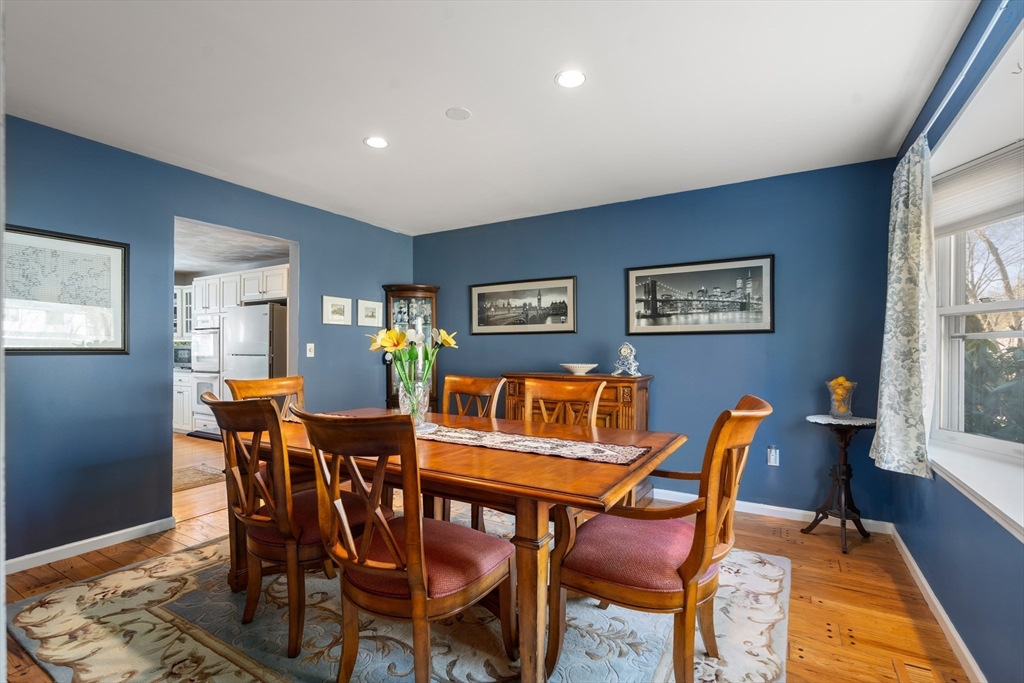 7 Whiting Rd