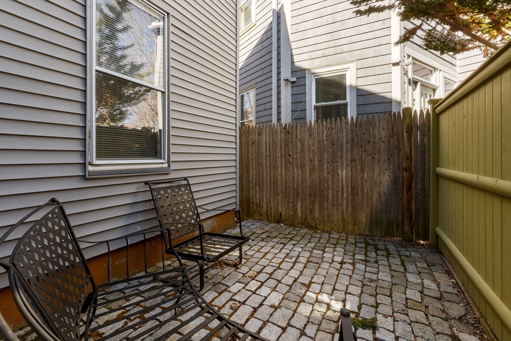 89 Plymouth St Unit: 1&2