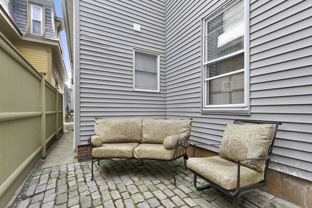 89 Plymouth St Unit: 1&2