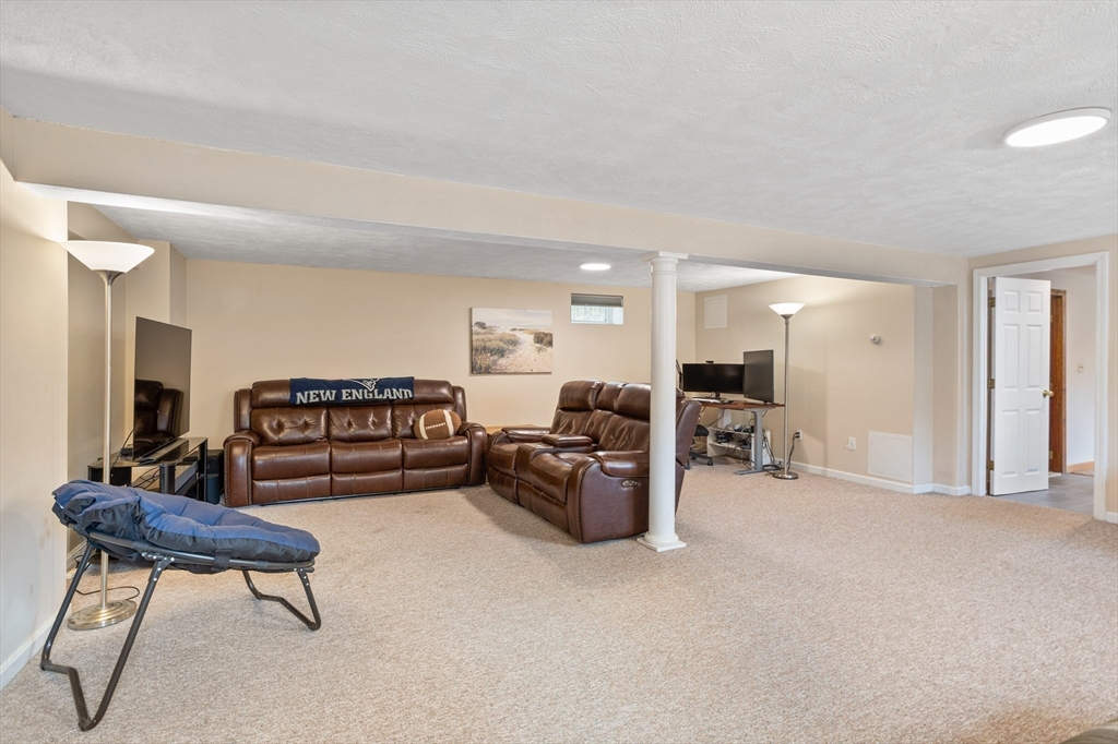 10 Lincoln Drive