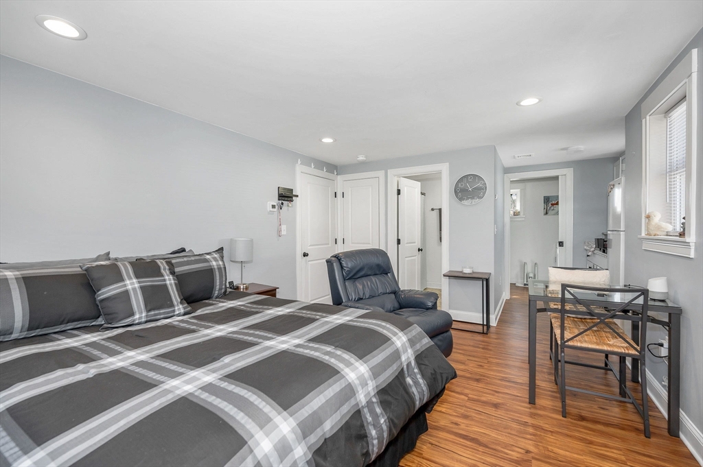 24 Eaton Dr