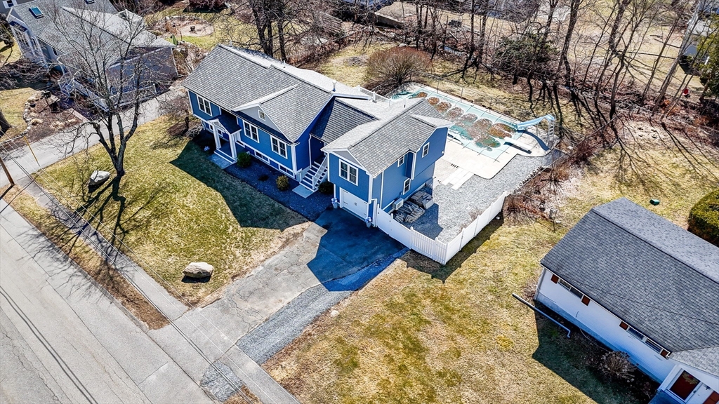 24 Eaton Dr