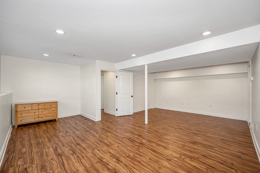 24 Eaton Dr