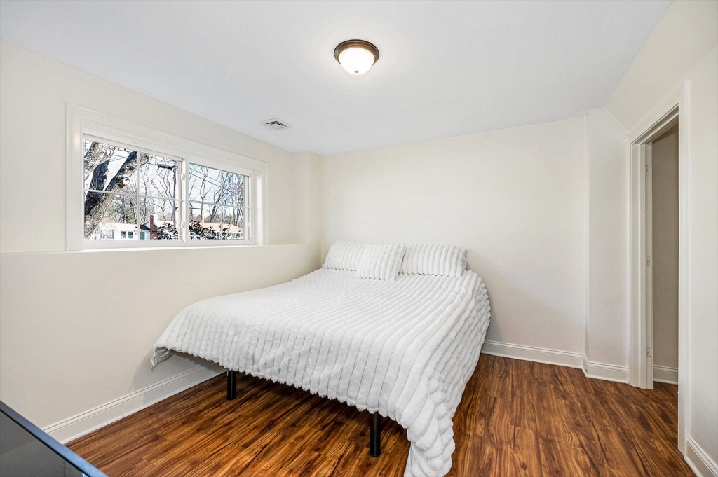 24 Eaton Dr