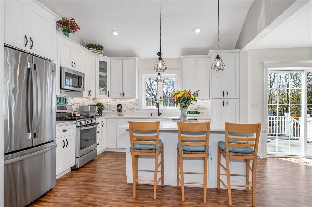 24 Eaton Dr