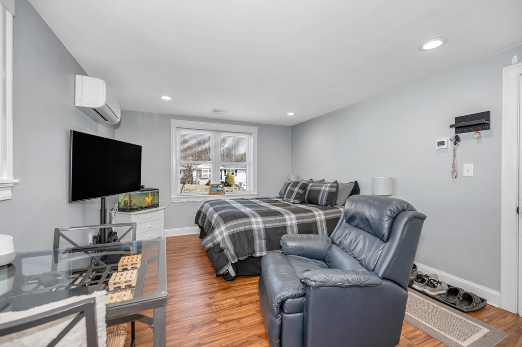 24 Eaton Dr