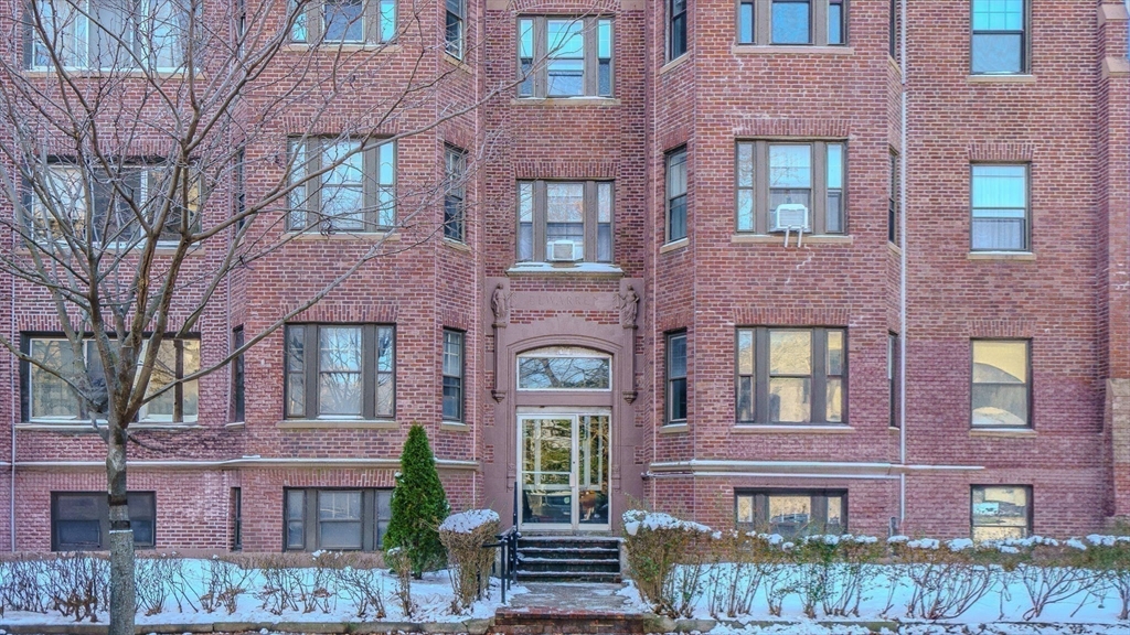 108 Washington St # 4