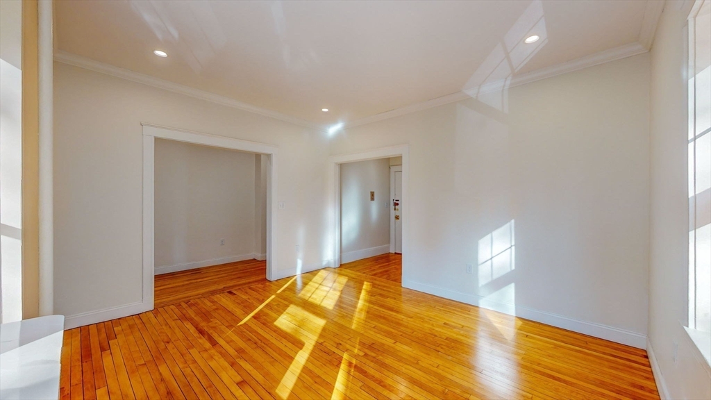 108 Washington St # 4