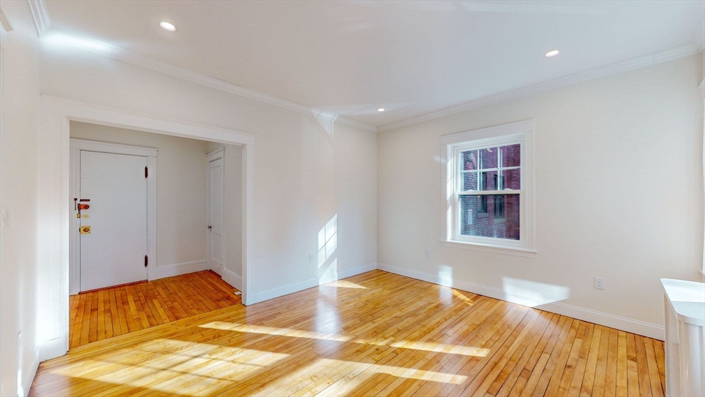 108 Washington St # 4