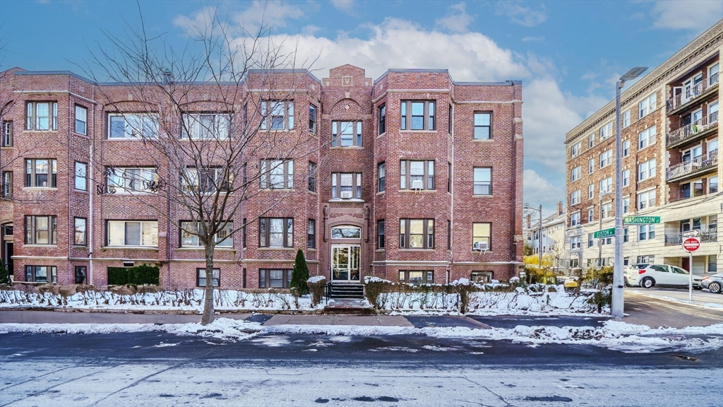 108 Washington St # 4