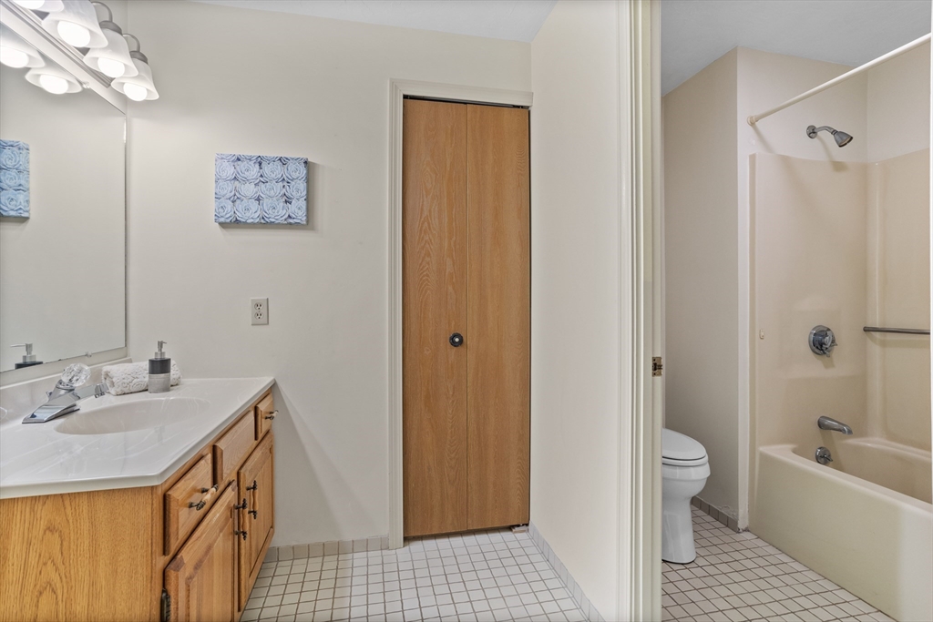 105 Ridgefield Cir # C