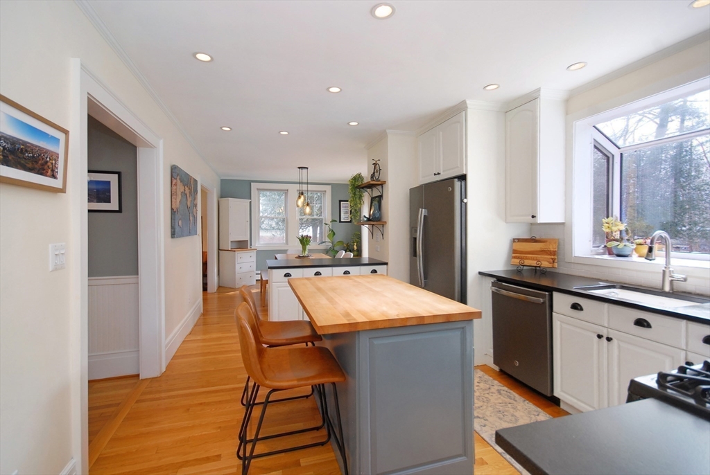 4 Sylvia St