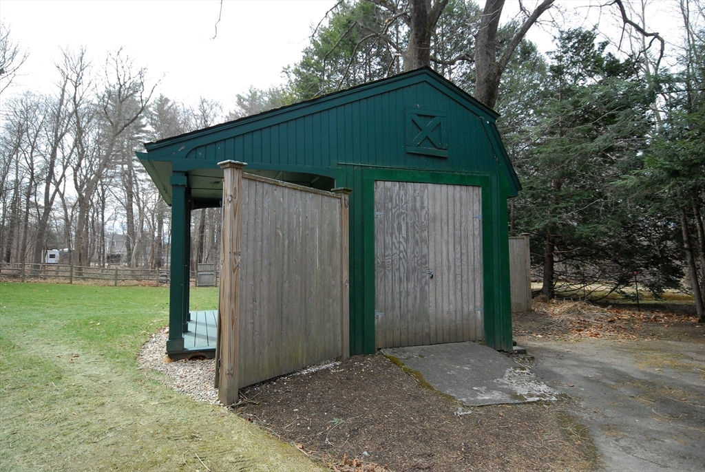 4 Sylvia St