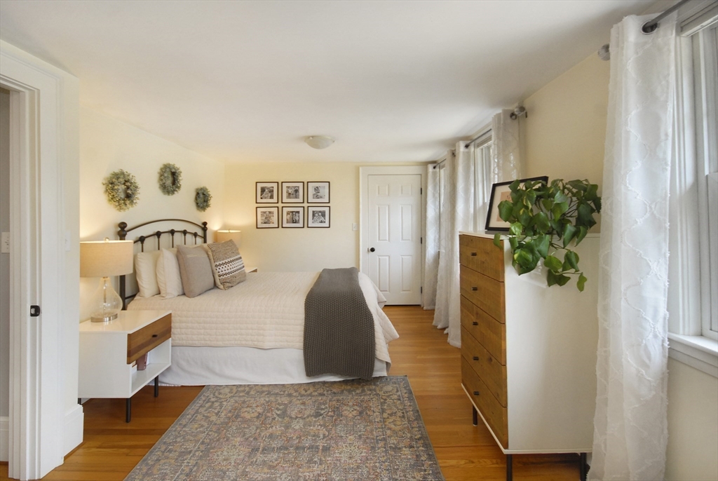 4 Sylvia St