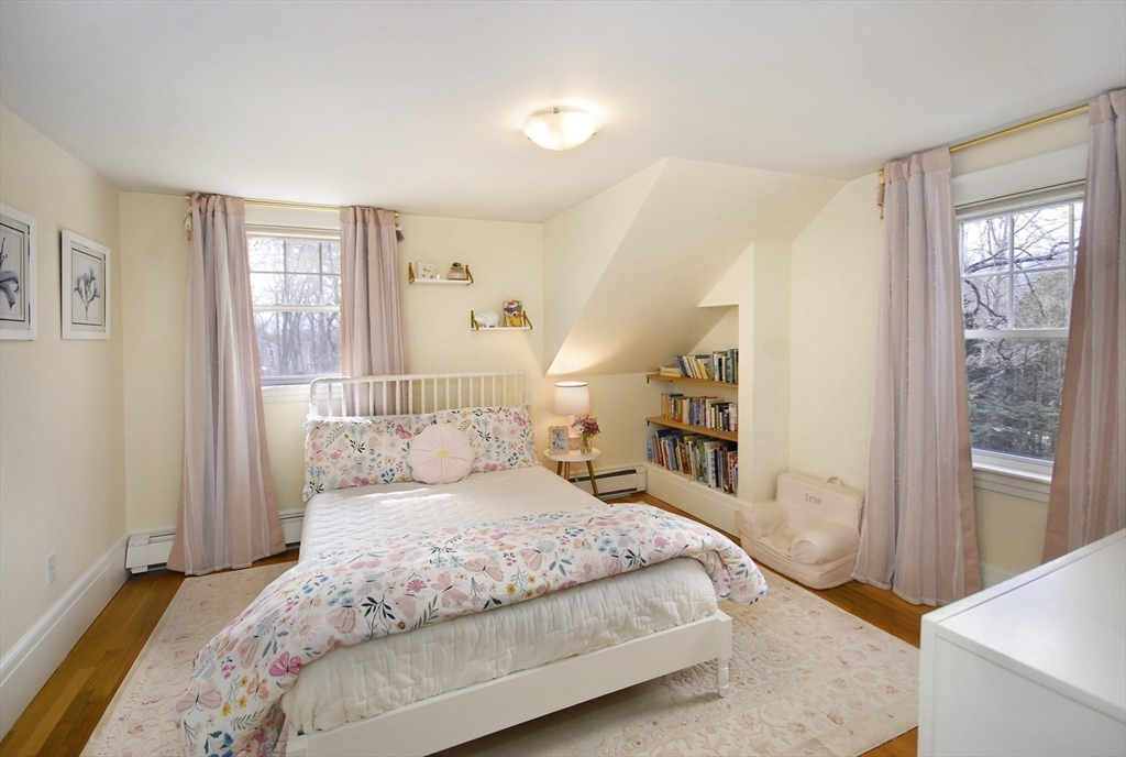 4 Sylvia St