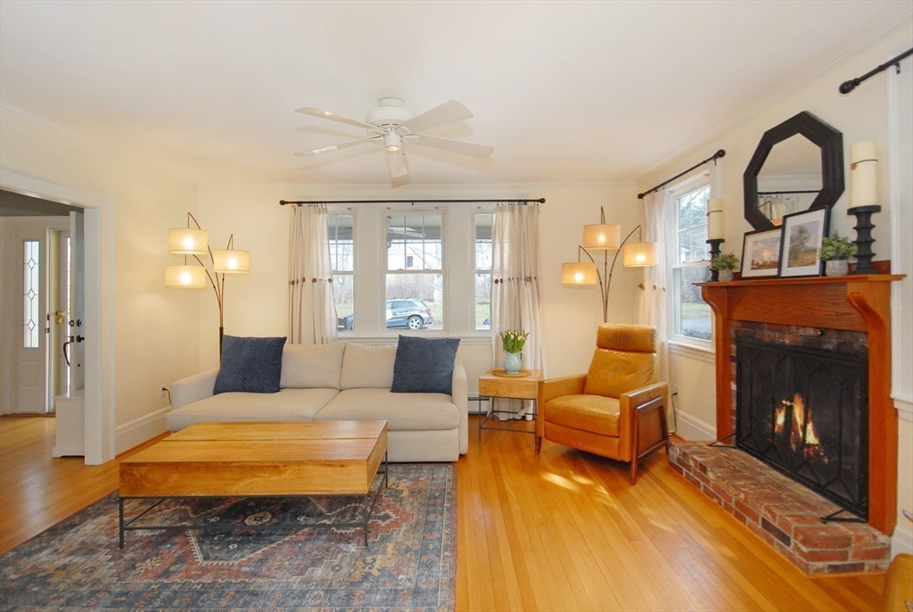 4 Sylvia St